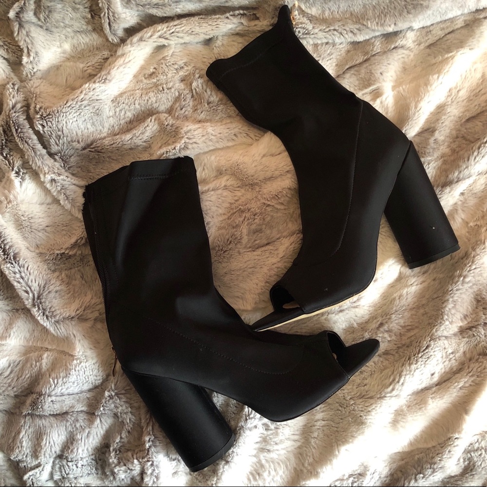 BLACK OPEN TOE LYCRA BOOTIES - US 9 UK 7